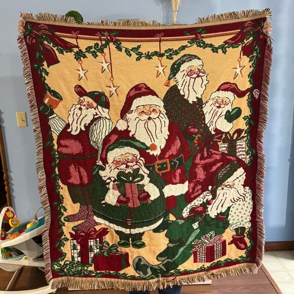 Beacon 100% Acrylic Knit Fringe Throw Blanket Santa Claus Christmas Presents - Picture 3 of 8